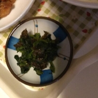 海苔が合う！
小鉢で盛りましたが、ボウルで食べたいくらいです（*^_^*）
子供がほうれん草苦手なので刻みましたが、ちゃんと食べてくれました◎